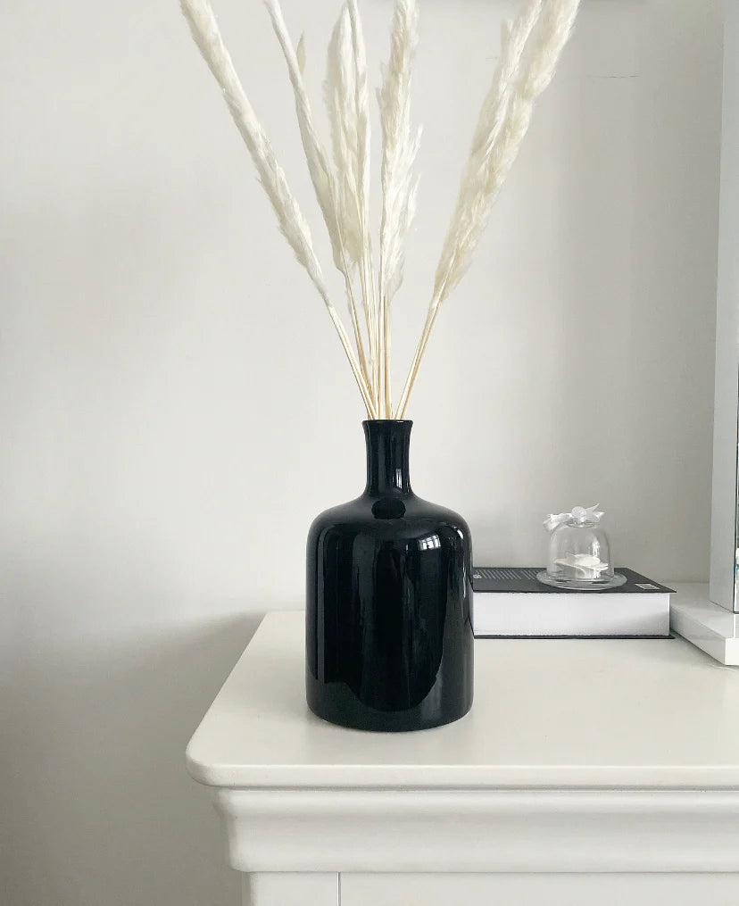 Teo white gloss vase