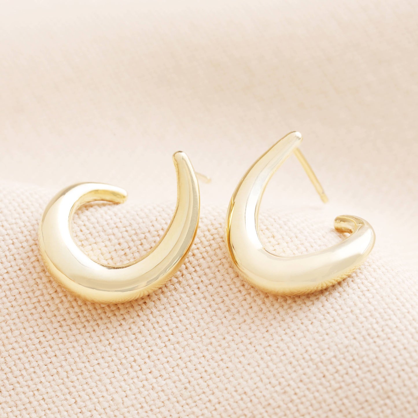 Lisa Angel - Illusion Swirl Hoop Earrings in Gold