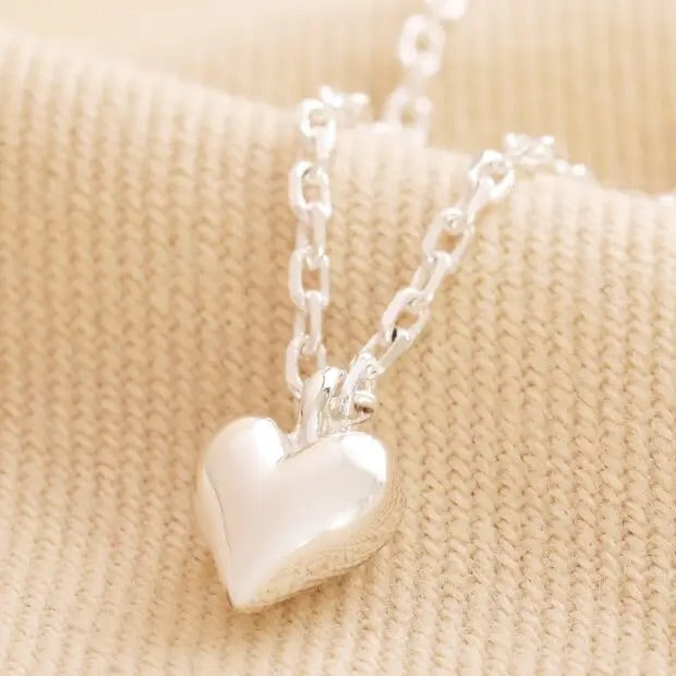 Tiny Heart Pendant Necklace in Silver