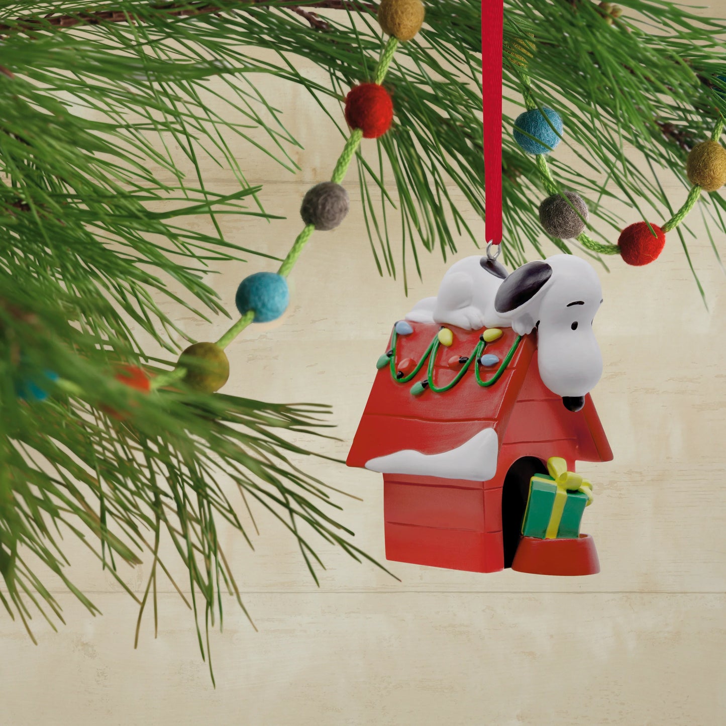 Collectable PEANUTS Christmas Ornament - SNOOPY on Doghouse Design