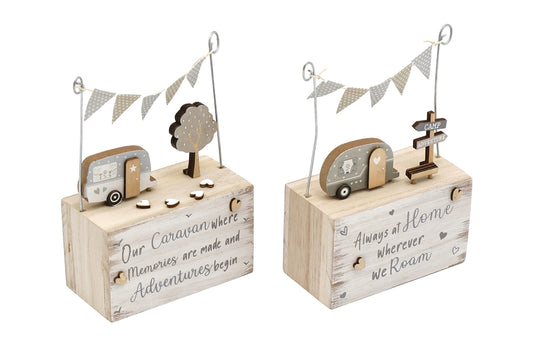 WOODEN CARAVAN AND BUNTING ORNAMENT