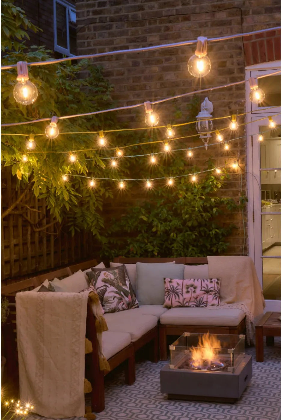 Festoon main operated lights - indoor or outdoor - choice of 2 colours pink or yellow