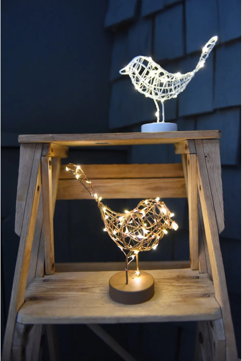 Battery operated light up Robin. Choice of white, copper or gold